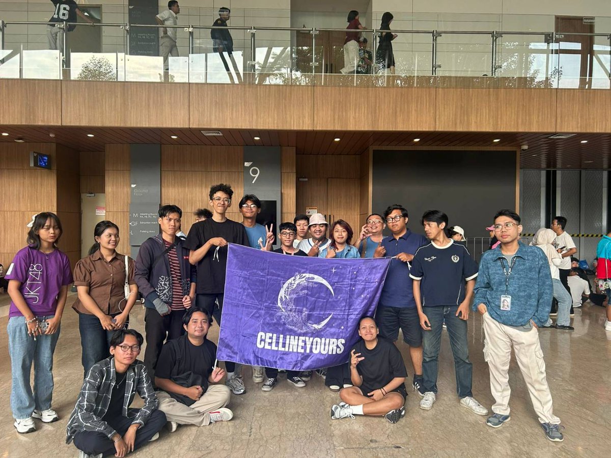 CellineyoursOfc's tweet photo. Malam Lavenderian 🪻

Terima kasih untuk kalian yang sudah meluangkan waktu dan meramaikan  MnG &amp; 2Shot dengan nona @Elin_JKT48 pada event Personal Meet &amp; Greet Festival: LOVE DREAM PASSION hari ini. Hari ini seru dan menyenangkan ya! Hati hati di jalan guys, selamat istirahat 💜 https://t.co/tUAcMPMH0e