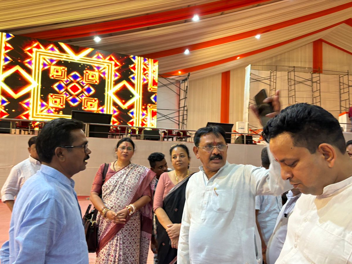 SameerOraon16's tweet photo. #जनजाति_सांस्कृतिक_समागम 
कल दिल्ली के लाल किला मैदान मे होने वाले “जनजाति सांस्कृतिक समागम “  की पूर्व संध्या पर लाल ��िला मैदान पहुँच कर तैयारी का जायजा लिया, इस समागम मे देश के कोने कोने से जनजाति समाज के लोग जुटेंगे ,आदरणीय गृह मंत्री श्री अमित साह जी का मुख्य मार्गदर्शन रहेगा https://t.co/aqJ8f6Z9yT