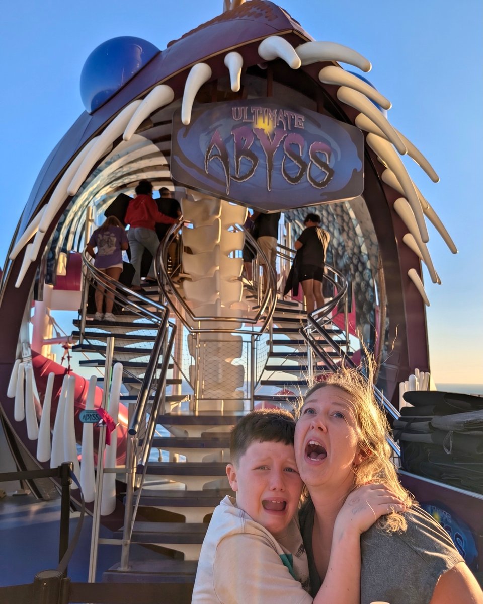 Famable2020's tweet photo. The Oasis of the Seas series finale drops tomorrow evening and it’s a mega-video, over 35 minutes long. This series is going out with a bang. Stay tuned. 🚢🍿
#OasisOfTheSeas #RoyalCaribbean #CruiseVlog #TravelReality https://t.co/yhxCb3ZVVN