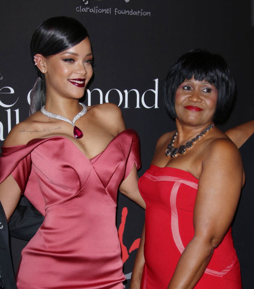 Rihanna Addiction tweet media