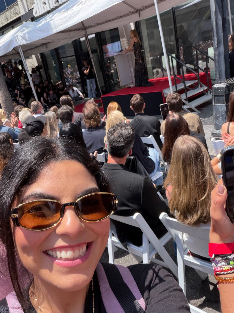 Bethzaliemb's tweet photo. 20 years trying to get a photo with Miley and it looks like THIS is the only one I’m ever going to get 🥹 she’s literally just a few meters behind me but it doesn’t matter, I’m framing this selfie, putting it on a shirt, making it my wallpaper and profile picture forever LOL ⭐️ https://t.co/nLDkEy89FY