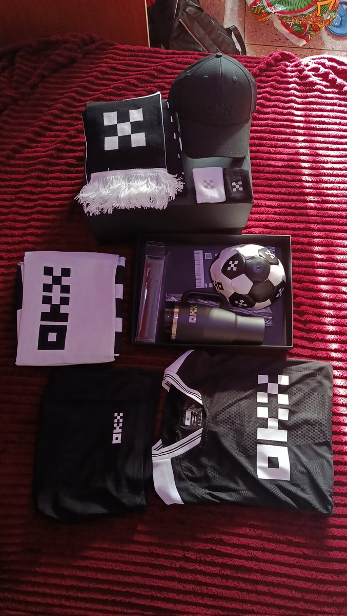 lucky__web3's tweet photo. Seems okx wants to revive my football career.😅

Big thanks to @okxafrica for the amazing merch package .
I appreciate the love and support from @okx .
 The trading journey continues. 

#OKX #Crypto #Web3 https://t.co/gbytaypWJO