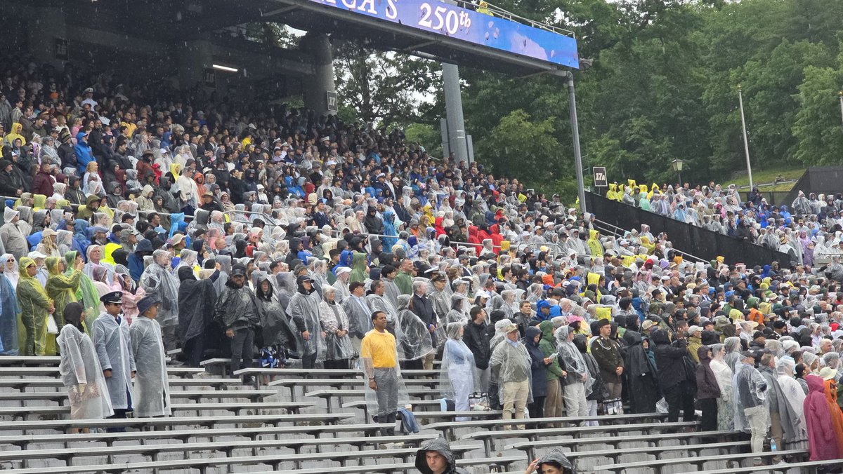 KGKraetzerMedia's tweet photo. Parents, Grandparents, friends fill Michie Stadium for Graduation @WestPoint_USMA Class of 2026. 
#USARMY #Armyfootball 
@AUSAorg 
@AmericanLegion 
#CammvetsMedia https://t.co/00Rl0TXlUH