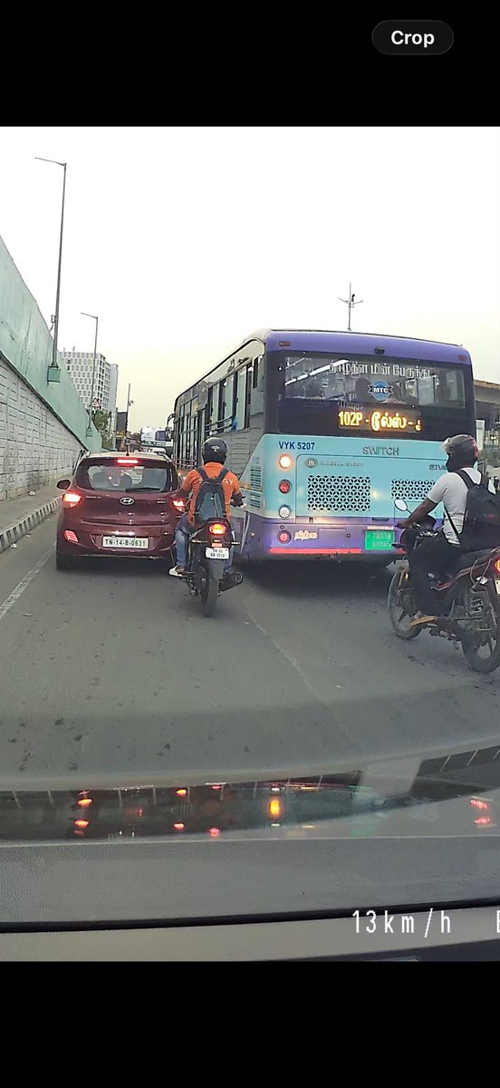 streets_chennai's tweet photo. Tidel signal thiruvanmiyur

Do you know why there is traffic in tidel signal always??

Cos of Brainless @MtcChennai drivers (like this one VYK5207 - 102P) 

Who go to the extreme left lane to take a right -and don’t allow straight lane users to go in green light

@ChennaiTraffic https://t.co/tANCTiL0KT