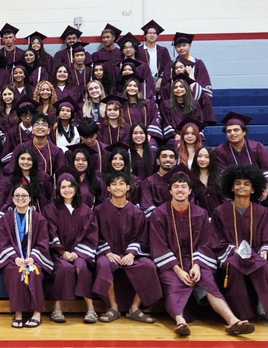 SLMSTitans's tweet photo. SLMS proudly celebrates all former Titans in the Class of 2026 during our annual Senior Walk at Sugar Land MS. Congratulations! We are Titan proud of you! 🤩
@FortBendISD https://t.co/OYdu8k1Net