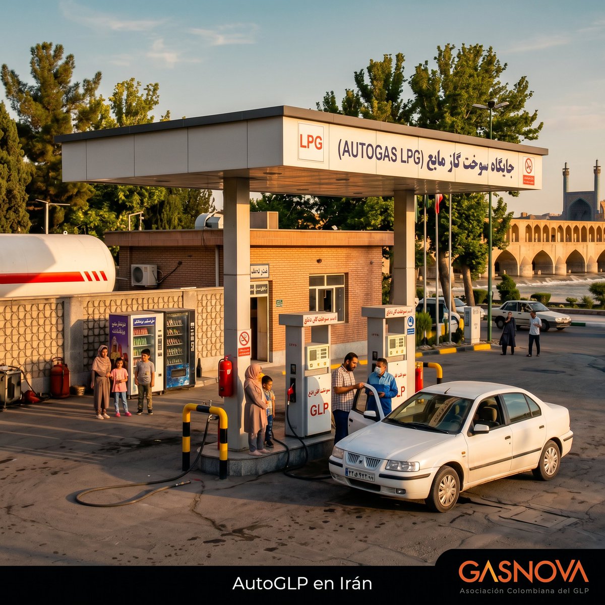 GasnovaCo's tweet photo. Cifras del consumo de AutoGLP en Irán 🇮🇷⛽️🚗
Según “2025 LPG Statistical Review”, el consumo de #AutoGLP (combustible vehicular a base de #GLP, #Autogás), en territorio iraní fue de 5.000 toneladas x año (incremento de 5% con respecto al año anterior) y un parque automotor de 4.930 vehículos; mientras que en Oriente Medio se consumieron 67.000 toneladas anuales y hay una flota de 71.930 automotores. Fuente: @WorldLiquidGas @ArgusMedia
De acuerdo con WLGA, el AutoGLP es utilizado a nivel mundial por 29’911.014 automotores, que consumen un total de 27’418.000 toneladas anuales de combustible, con una red global de 79.805 estaciones de servicio. Esta energía vehicular de bajas emisiones se consolida como una de las alternativas más importantes para la transición energética, al tener 81% menos material particulado y 21% menos CO2 que la gasolina; y 74% menos material particulado y 81% menos NOx (óxidos de nitrógeno) que el diésel.
AutoGLP en Irán 🇮🇷
📊 Consumo 5.000 toneladas x año
🚕 Vehículos 4.930
⛽️ Estaciones 73
#SomosGLP #TransiciónEnergética #Irán #GasParaElProgreso @SurtidoresLATAM @AsocGasLic @Begasmotor @elgasnoticias @PropaneCouncil @cinchmunson