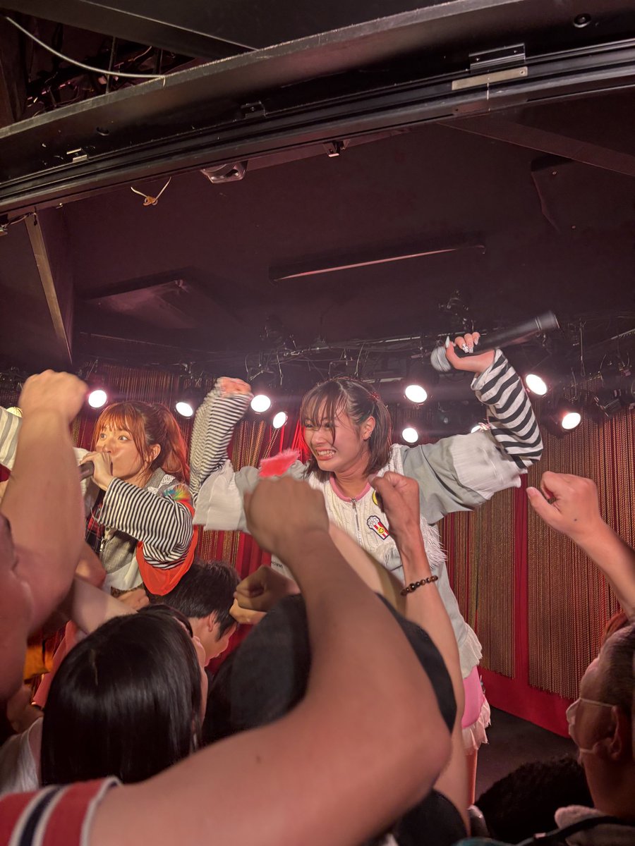 vantelin1971's tweet photo. 5/23 PIGMONS（九州初上陸？）のライブに参加。
いつも綺麗可愛いプーちゃんは当然として
画面越しで見てたユメカ・SUNを目の当たりにして、誰を推すか悩み中ww

ユメカが実はAdoだったという突然のカミングアウトもあり笑けた。

足の治ったSUNのフルパフォーマンスが
今から楽しみ！
次はいつになるんだろ？

#GOGOPIGMONZTOUR 
#PIGMONZ