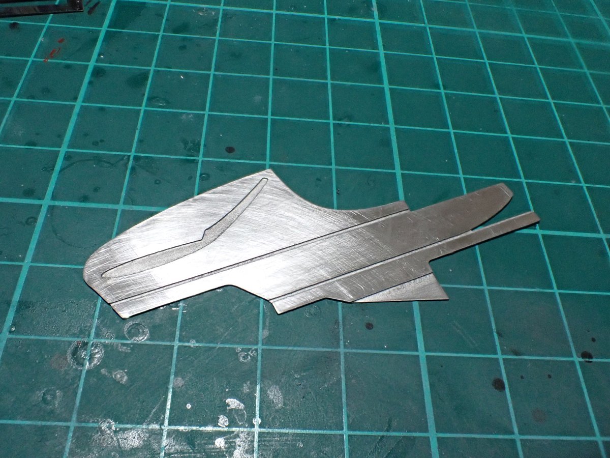 Modeler_Rabbit's tweet photo. #All_That_Competition_Car2026
1/20 STUDIO27 マクラーレンMP4/6  ブラジルGP🇧🇷

ウイング関係を組立開始。フロント翼端板はサフの食いつきを考え、400番の紙ヤスリで凹凸を付けてから立体化。リアウイングはメタルパーツの出来が良くないでの、タミヤのMP4/5Bの部品を流用しました☝️

#McLarenMP4-6 https://t.co/XCl2ntJDfn