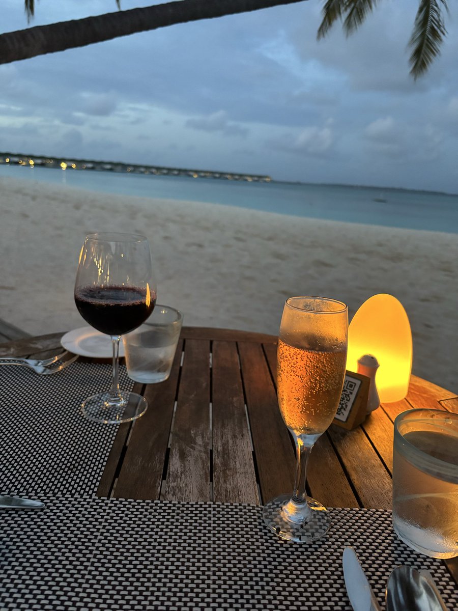 chez_666's tweet photo. Maldivian tonight @siyamworld https://t.co/wnzaZJksfT