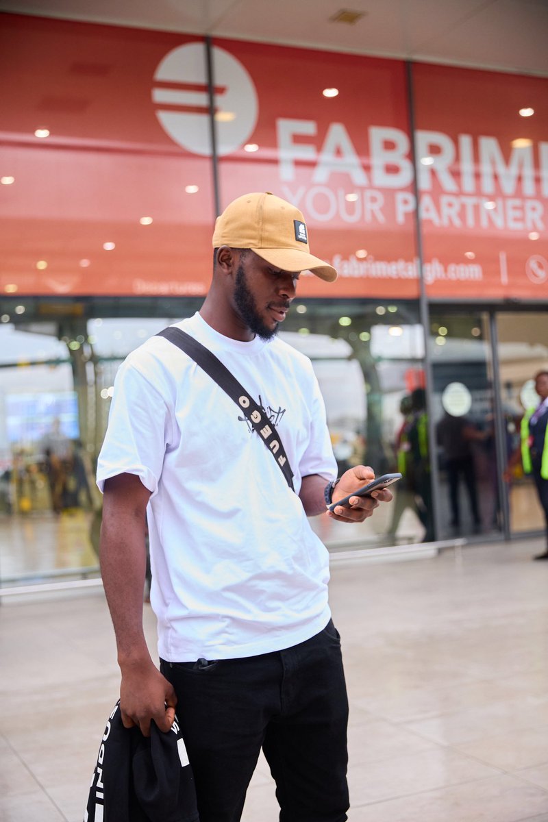 brn_rich's tweet photo. Outside with @kwadwosheldon @aj_decborn @Betano_Ghana https://t.co/E5dqI4D0Pk