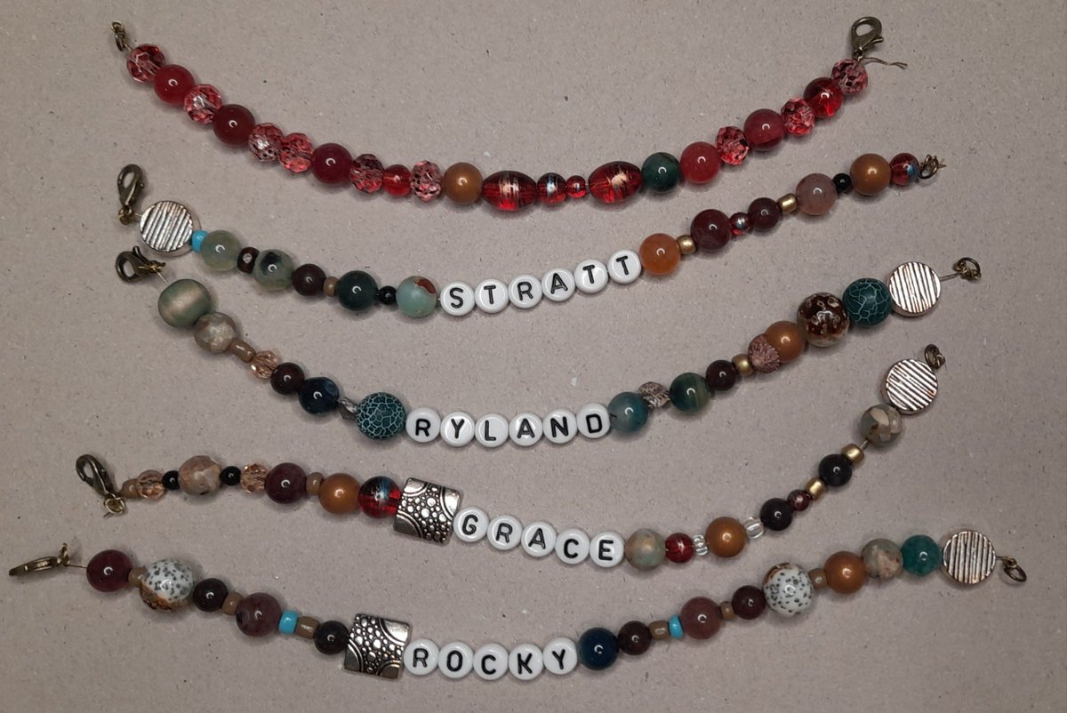 SoggyWert's tweet photo. My Project Hail Mary bracelets!!! Ft in order: Petrova line / Astrophage, Eva Stratt, Ryland Grace and Rocky :)) They're uhhh put together with a lot of hope and prayers because I'm not a bracelet maker? But I had a lot of thoughts before and during making these, so a 🧵 :D (1/?) https://t.co/udgQQjxUQb