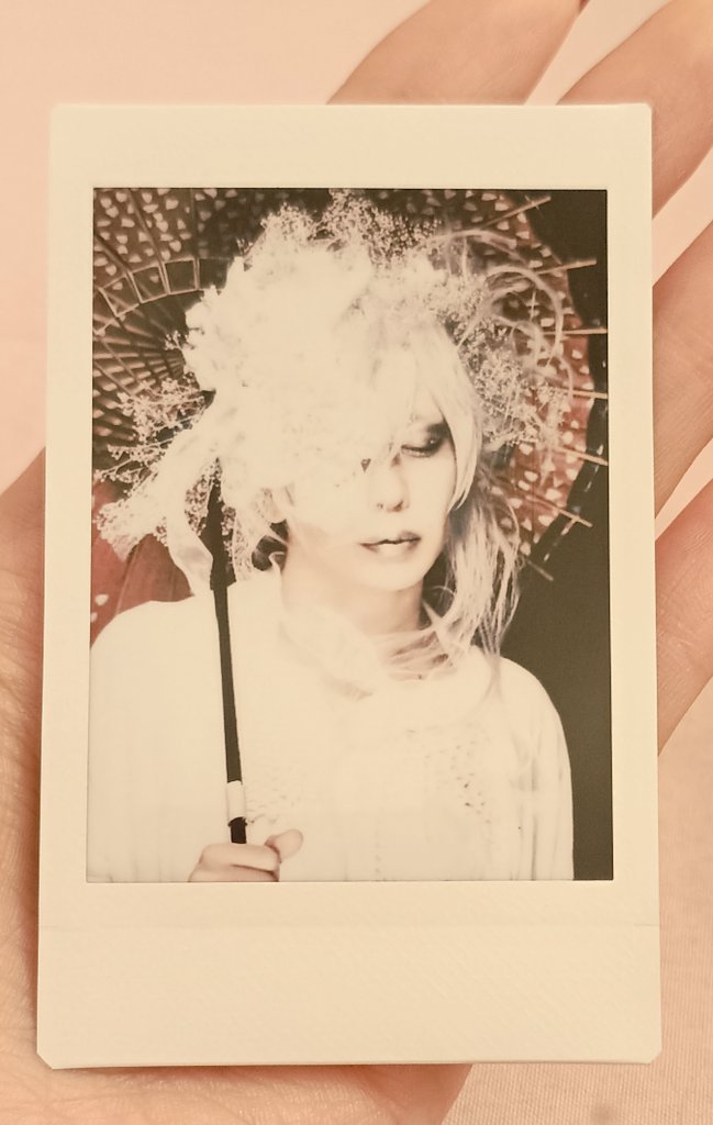 ss90101's tweet photo. お譲りします。
MASKED POPUP STORE
Artist Polaroid  ポラロイド

【譲】芥(Chanty)
【求】定価

ご連絡お待ちしております https://t.co/uVHb4JAJru