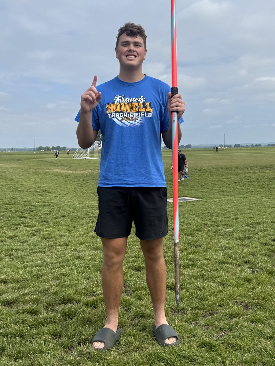 CoachBrune's tweet photo. Logan Humphrey with a BIG Javelin PR of 55.84 is our second state qualifier of the day!
#VikingThrowers @FHTRXC @FHVikings https://t.co/fG23yGBHFy