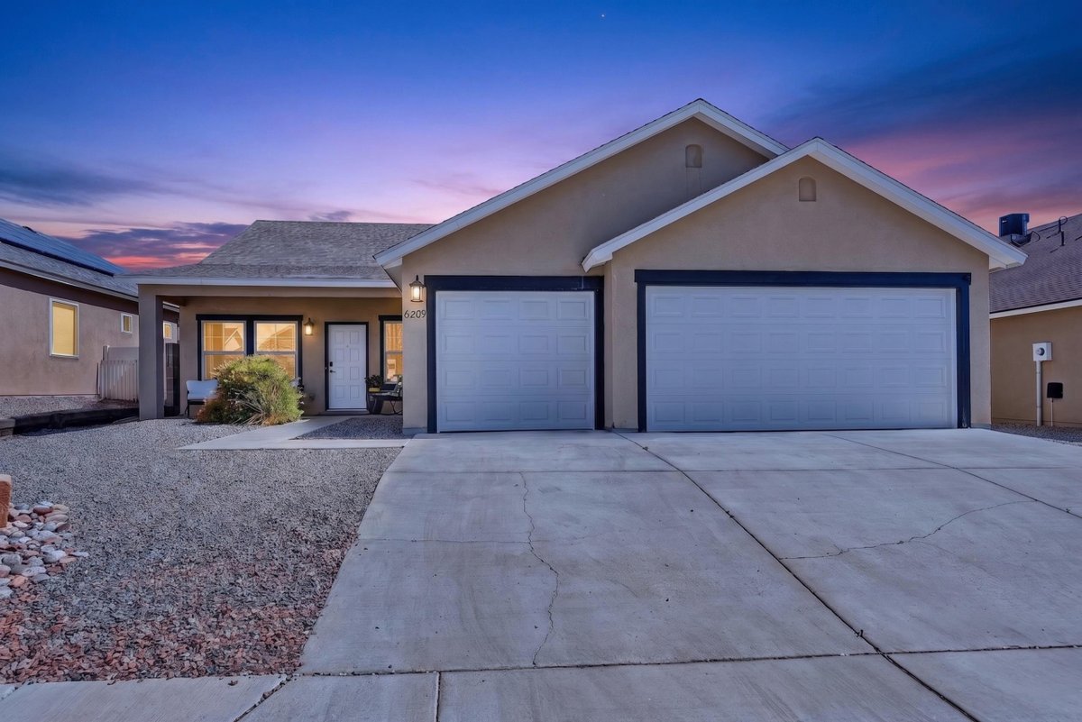 PhotoSnapABQ's tweet photo. Check out our latest photo shoot! 📷🏠 Contact Stefanie Long at American West Ranches, Homes &amp; Land LLC for more info on this Albuquerque home. https://t.co/ULjohaUZMn
.
#RealEstatePhotography #albuquerque #albuquerquerealestate #albuquerquerealtor #drone #dronephotography https://t.co/WKtaH3UOAv