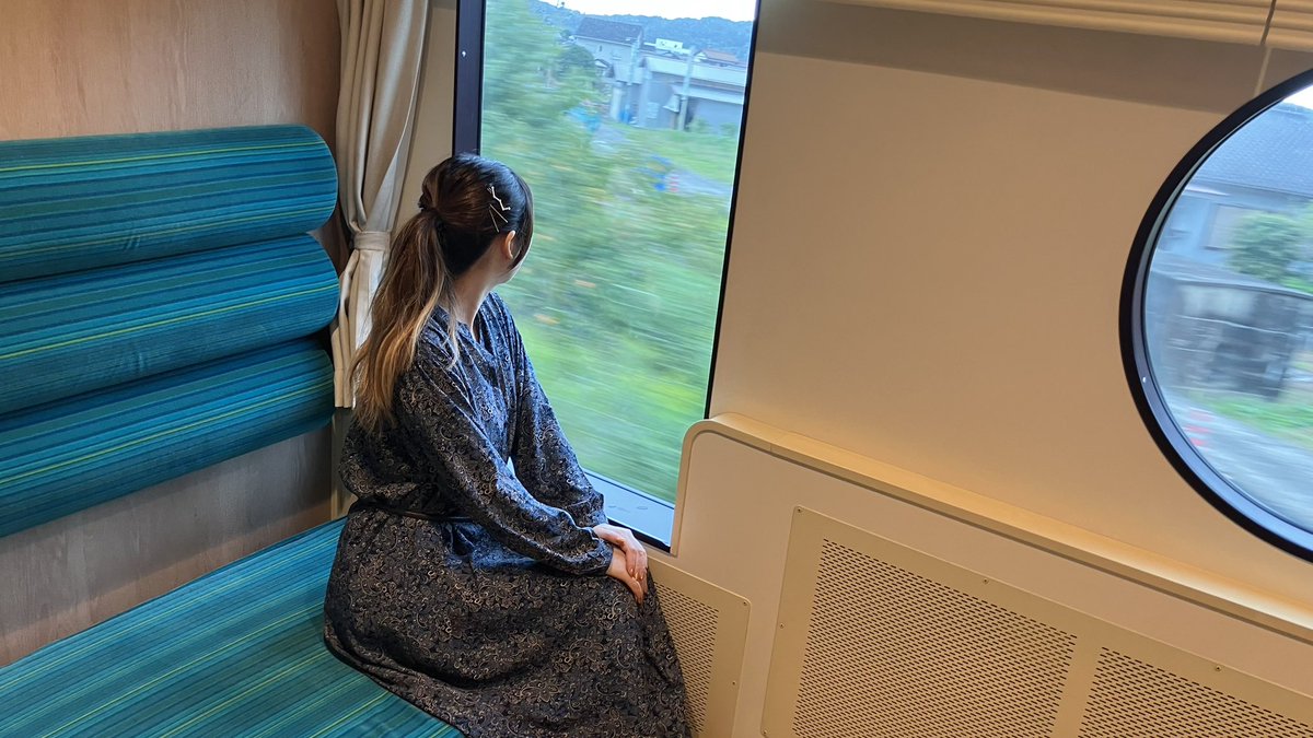 PuC4e's tweet photo. YouTubeライブ配信終了しました🥂
無事にチャンネル開設1周年記念を迎えることができ、みなさんの支えがあり続けることができました。
2年目も引き続き鉄道旅の魅力を発信していきます🌟 https://t.co/RNTbVU3U4Y