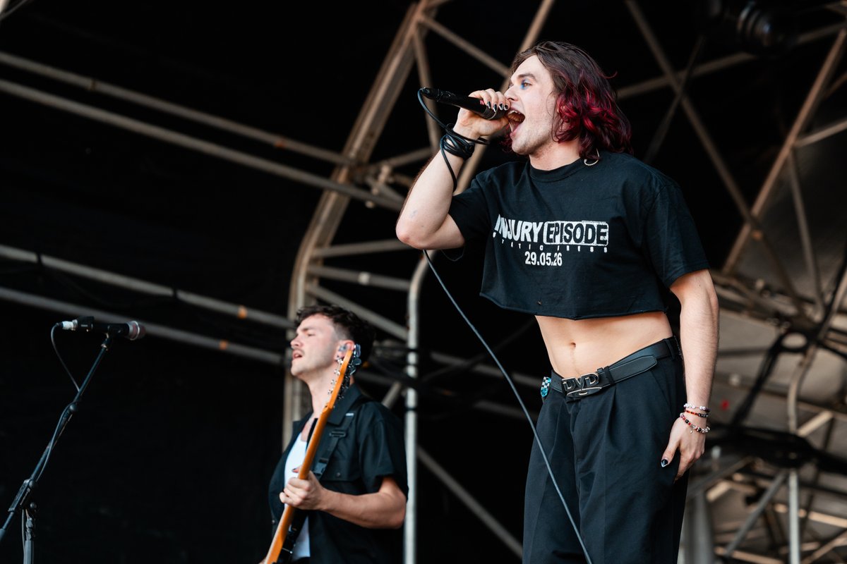 Rock Sound tweet media