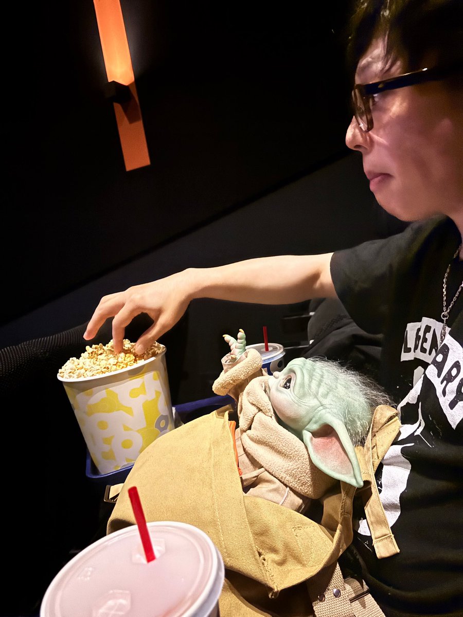 lg_okada's tweet photo. グローグーを連れて観にいってきました
すごくよかった…もう一回観たい… https://t.co/2NfNewq3hk