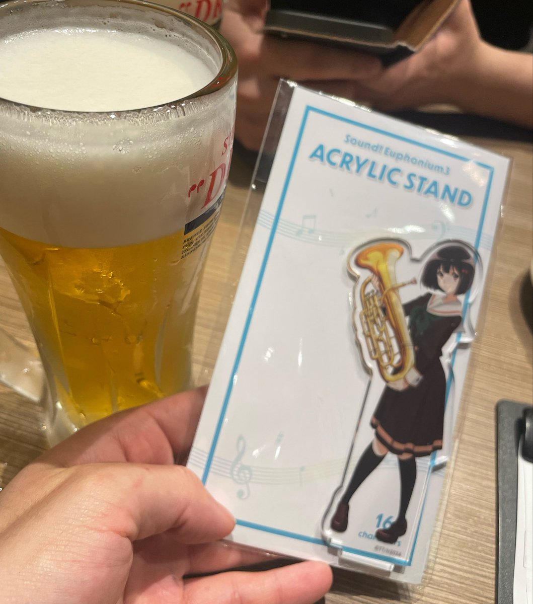 Kyle_HEROS's tweet photo. 映画２回目行ってきた
乾杯🍻🍻🍻 https://t.co/ZKIWr39aUv