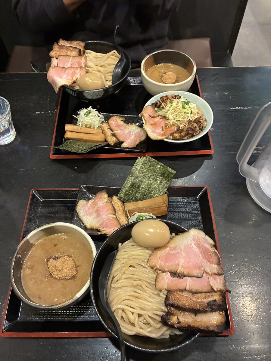 Daisuke_vfk's tweet photo. どうもスッキリしないので四天王のうちの１つでドカ食いしました https://t.co/SQJojkT4EW