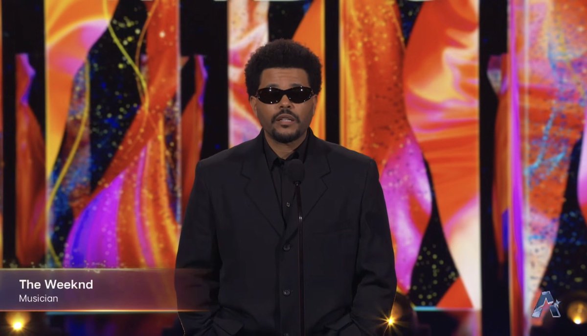 MementoMoriXO's tweet photo. That’s Gene Hackerman, not The Weeknd 🕶️ https://t.co/YiX0wJU3ZE