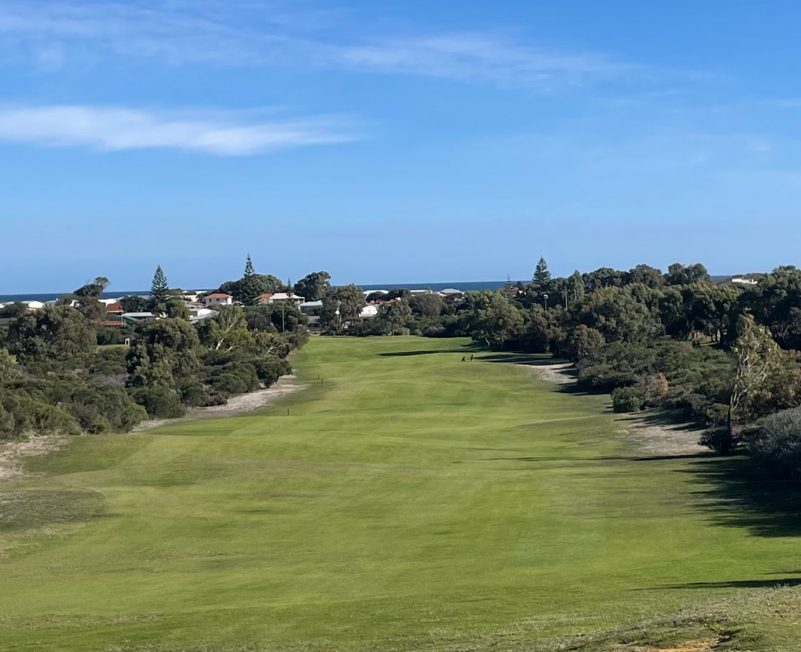 MarchbankAndrew's tweet photo. The question of value is a real consideration for many golfers.
How much to pay for a green fee? And what will you get?
Well, for a nice drive & escape from the city, it turns out $25 can get a surprising amount.
#LedgePoint
@AusGolfPassport
@Pellison22 https://t.co/iDxUljbN0k