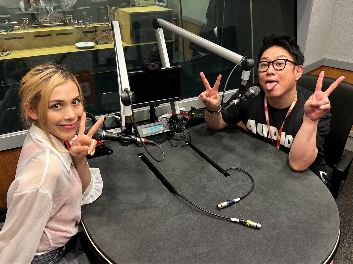 zipfmdramaqueen's tweet photo. この後21時からは𝐷𝑅𝐴𝑀𝐴 𝑄𝑈𝐸𝐸𝑁💋

番組は #radiko で聴けます📱
https://t.co/OW7tiEvHRT

番組の感想は #ドラクイ をつけてポストしてね🫶

#zipfm https://t.co/wQpCLao2ic