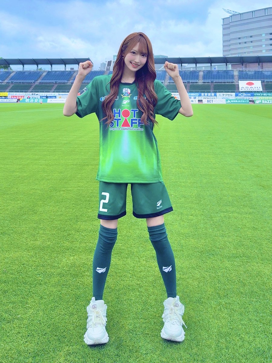 野村実代(みよまる)1st写真集予約中♡ tweet media
