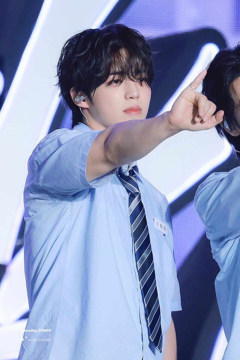 Stunning.COUPS tweet media