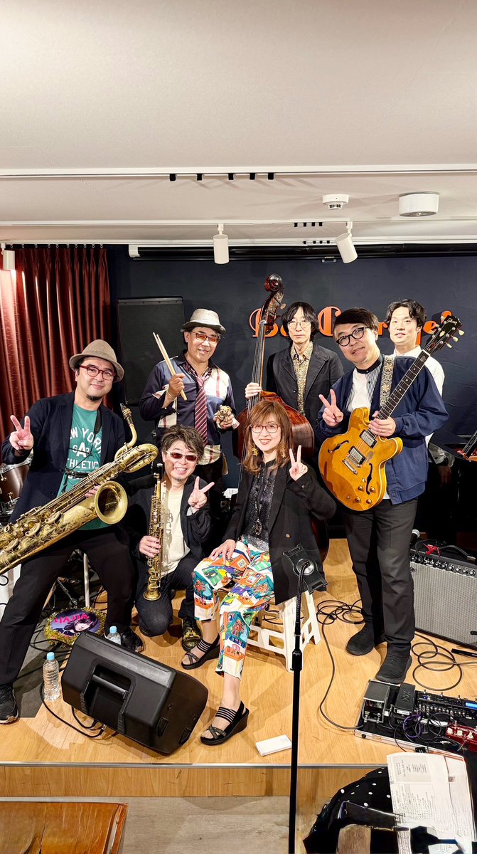 hibisax's tweet photo. 昨夜は広瀬倫子 with ザ・リンコスタ
@四ツ谷 Bon Courage！

とにかく楽しいステージでした。
お越しくださった皆さま、藤井さんに感謝です！

久保田浩之さんアレンジの
「DESIRE」「お祭りマンボ」最高に格好良かった！

また開催したいです！ https://t.co/ZKEn21P8Ts