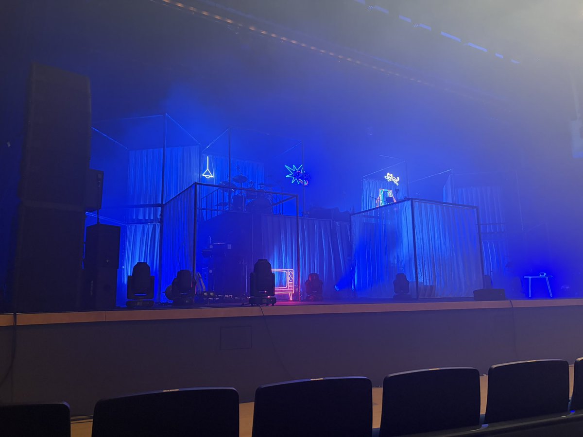 Navportz's tweet photo. 親切な方が撮ってくれた！
ありがとうございました！

ライブはめちゃ近くてもう最高でした！！
#菅原圭_BGM https://t.co/jWG88dIivJ