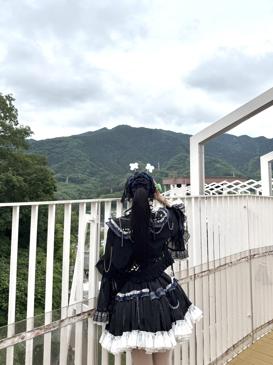 kanau_Ill's tweet photo. 1日に2回ライブがある日は髪型と髪飾り、靴下まで変えちゃうかわいいアイドル、ここに居ますよ ♥ https://t.co/LNaJIyO1vM