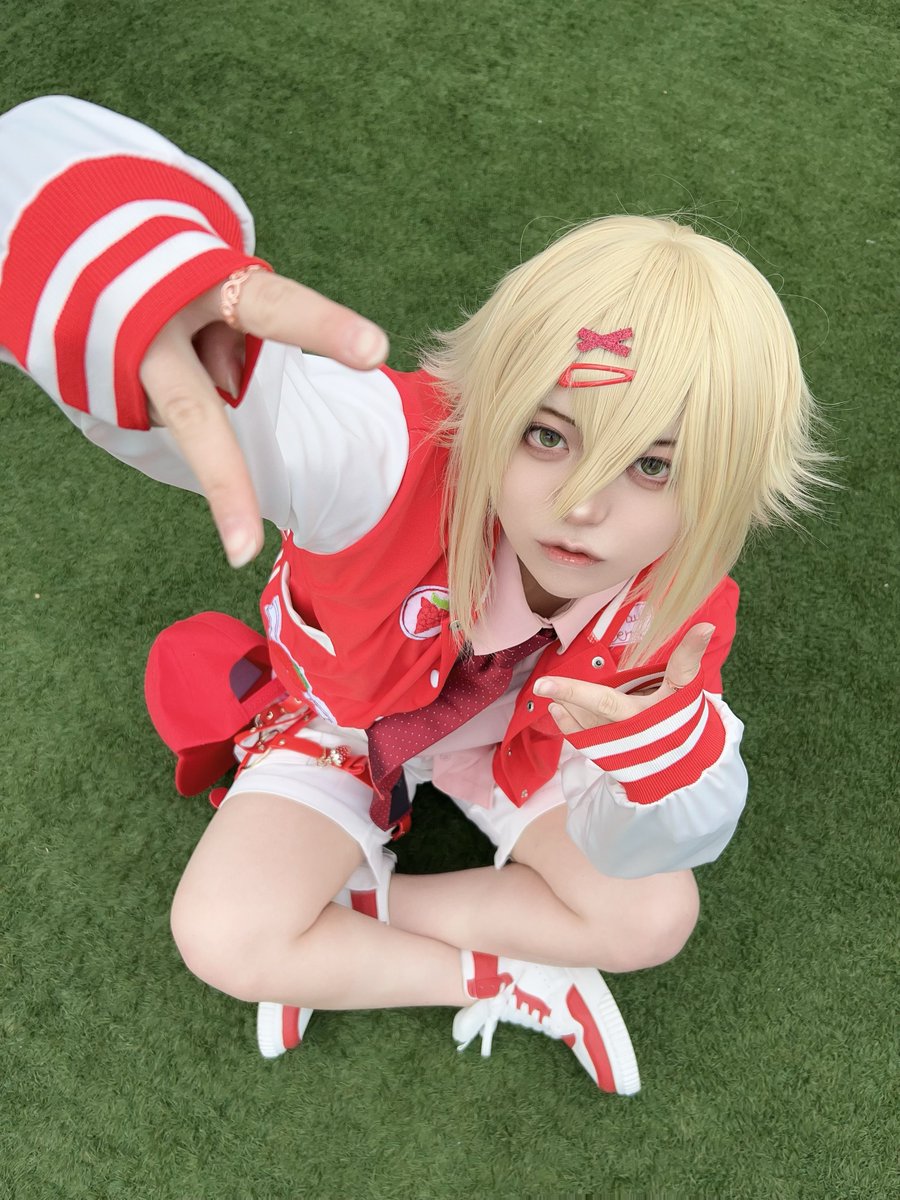 つん tweet media