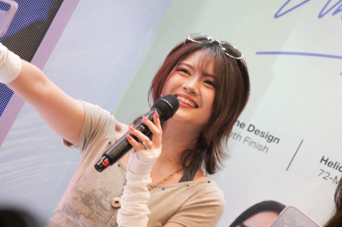 sdr_yogi's tweet photo. Christy @A_ChristyJKT48 🫰

Booth Infinix - MnG Festival Love Dream Passion 230526 https://t.co/nx9d4yxY5H