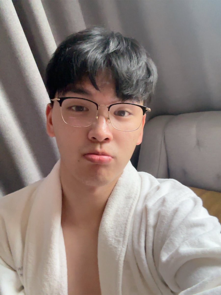 ZaxyWaxyPh's tweet photo. Gained weight in just 5 days travelling https://t.co/11E5tZ7qTN