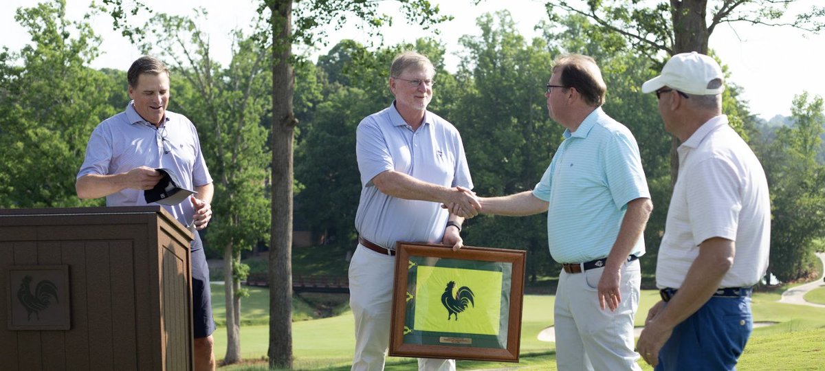 TheGolfClubSC's tweet photo. @ClubGCC The wait is over, Chanticleer reopend and the love affair with the course continues after @beauwelling completed his work. Hear from Welling and member reaction @SCGA1929 @CGAgolf1909  at https://t.co/zUKq048qoA https://t.co/vNoKDjkYgf