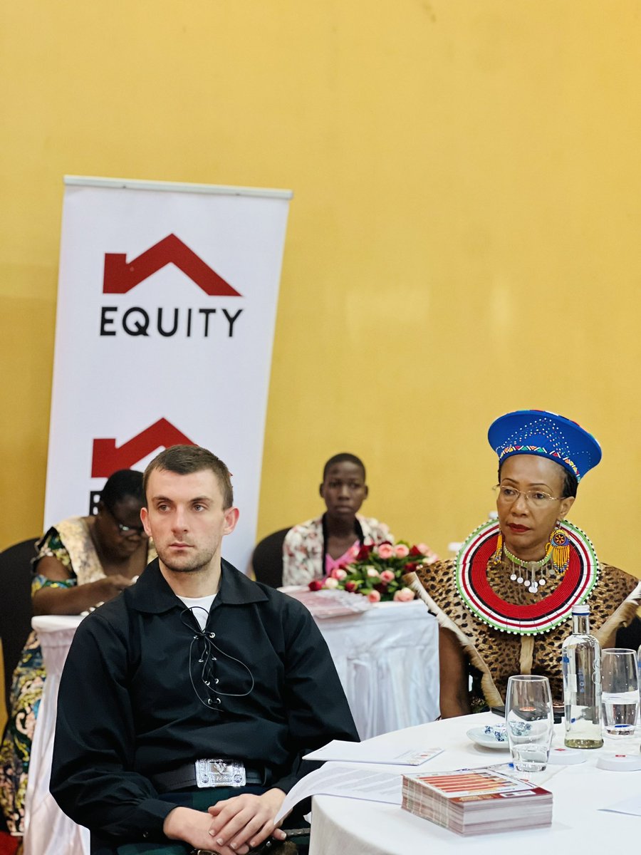 odida_jackson's tweet photo. Day 4 of the #AfrikiLiberarion Day celebration is centered on the Cultural Summit, where close to 200 cultural leaders from across #Africa are gathered @spekeresort to discuss the role of culture in Pan-Africanism. 

The conversations are moving beyond symbolism focusing on how traditions, arts, language, and shared heritage can actively drive continental unity, strengthen identity, and advance self-determination. It’s about positioning culture as the living force behind integration, youth engagement, and Africa’s collective ownership of its future.

#UnityinAction.