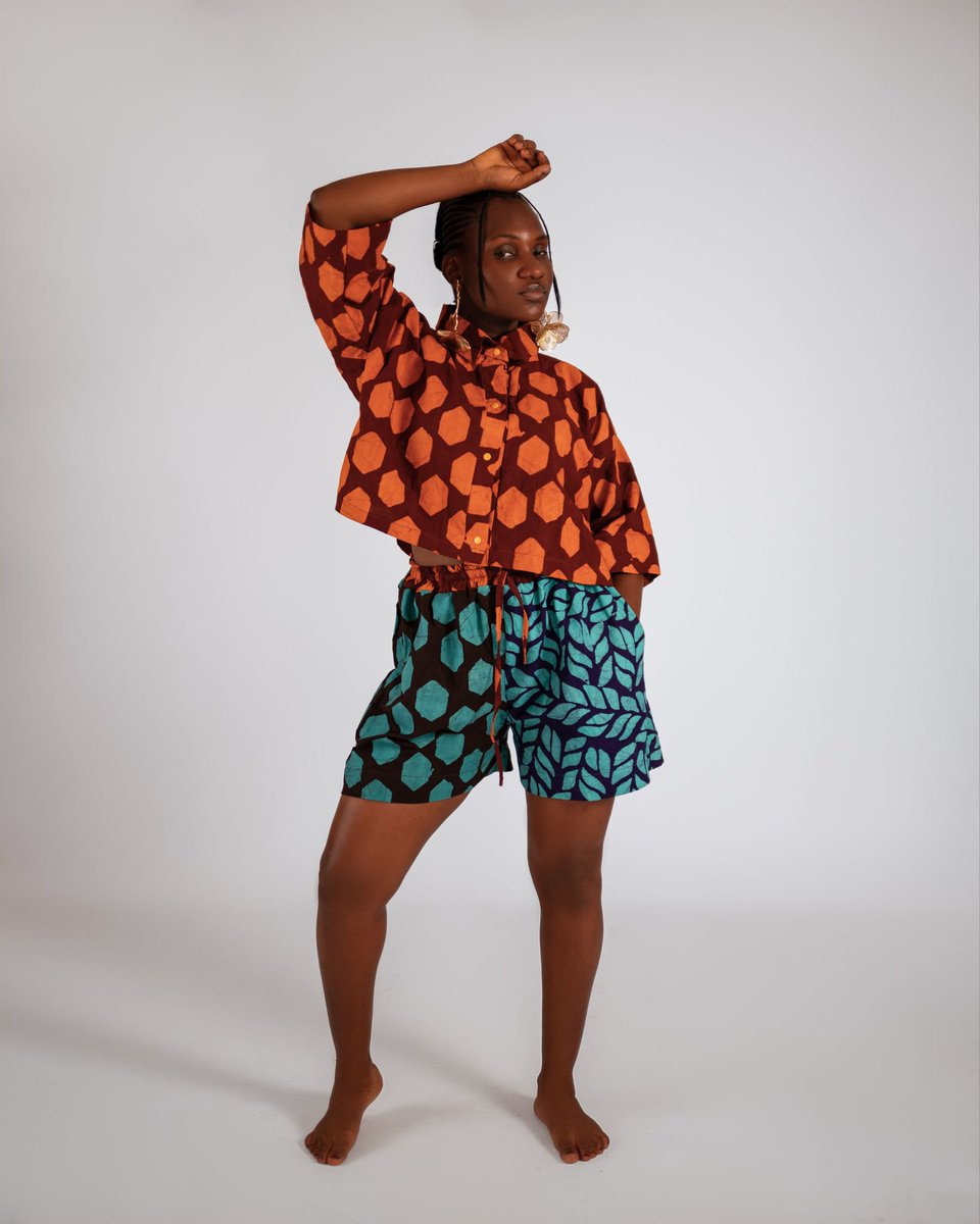 thekulubrand's tweet photo. You know that friend who walks in and the whole room shifts? Yeah, this is that outfit.

PRICE: #48,000

Send a dm to @thekulubrand  or click on the link in bio to shop via website 

#thekulubrand #adirertw #rtwinnigeria https://t.co/sor3dhOg4L