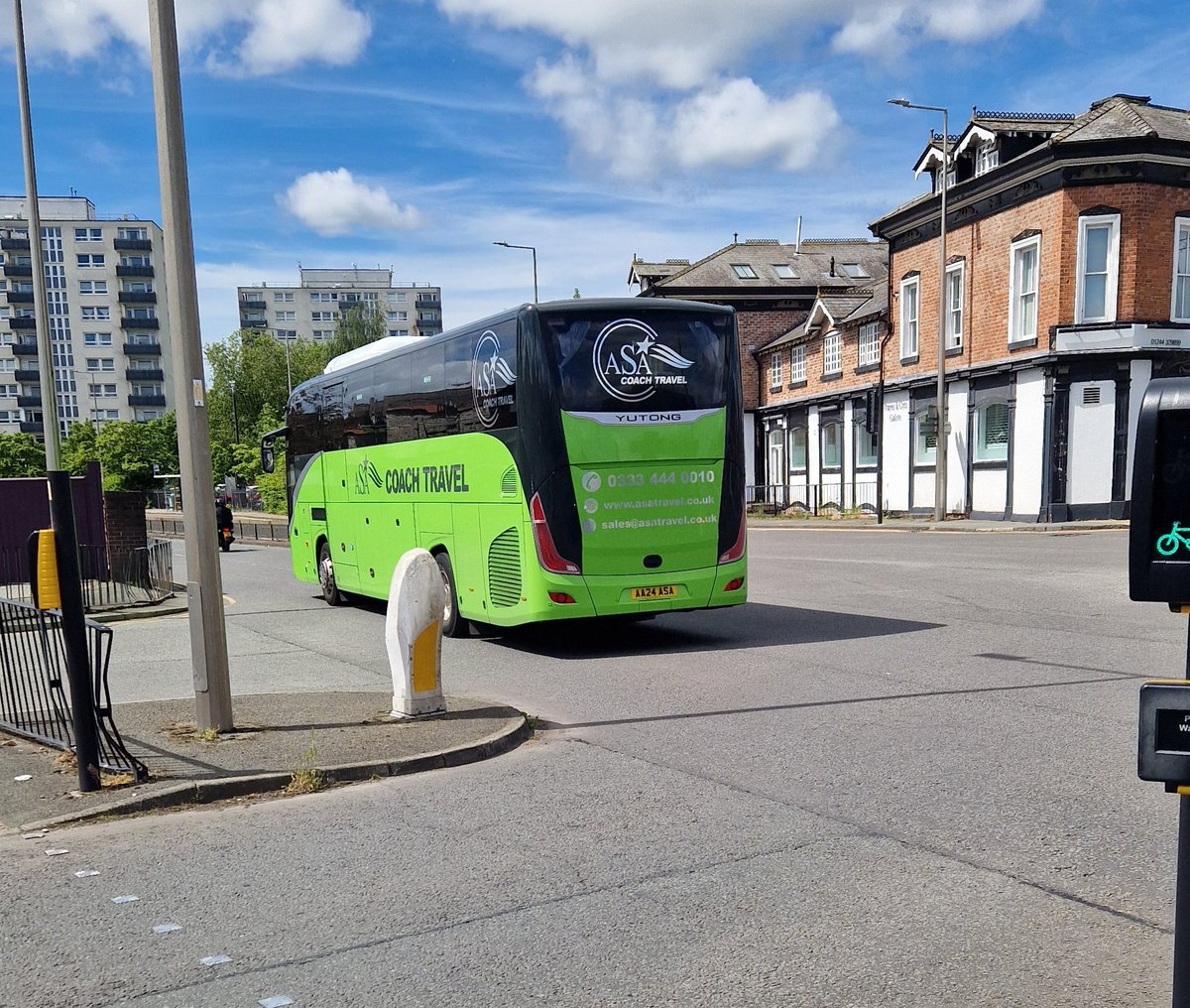 Kay_vee's tweet photo. Whilst cycling on the Hoole Road bridge in @ShitChester, this gentleman from ASA coach travel decided twice to go for an overtake, first attempt was on the uphill section of the bridge, then successfully whilst on the bridge. This bridge is going to kill others.
 @Chester_Cycling https://t.co/Nw65VjIDwR