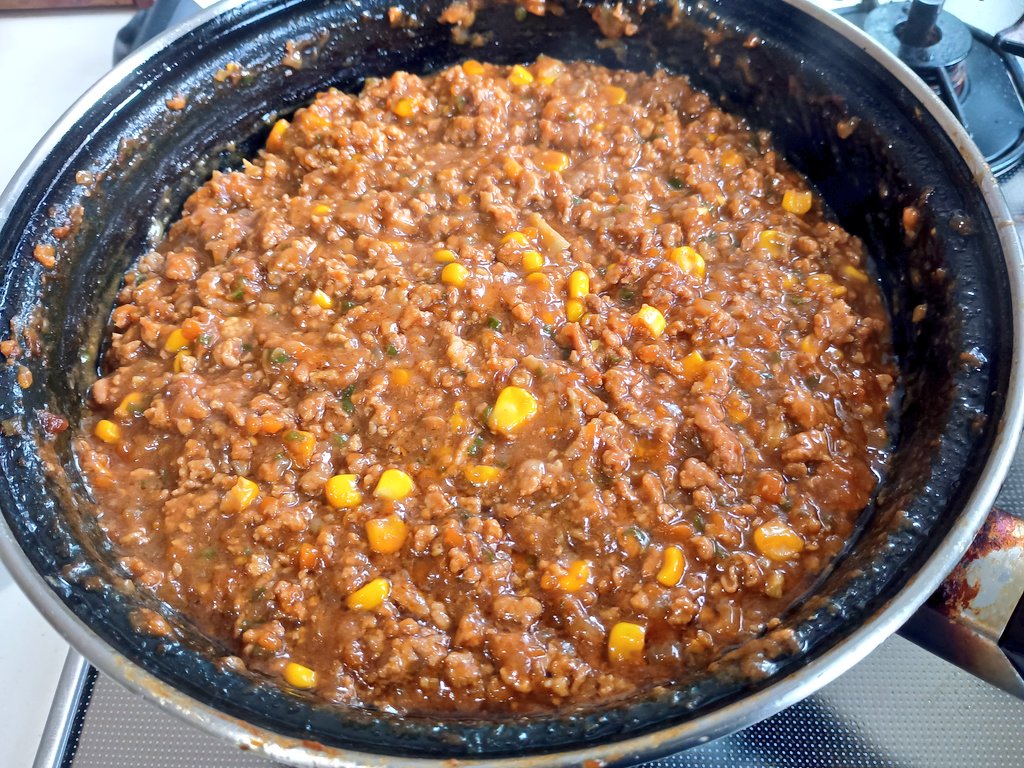 RtwYasu's tweet photo. キーマカレーを作りました。
肉の脂が少し多く、思ったよりベチャッと仕上がりました…😅
けどね、肉の脂は美味いのよ！
#おうちごはん #晩ごはん https://t.co/3sWXpRBKey