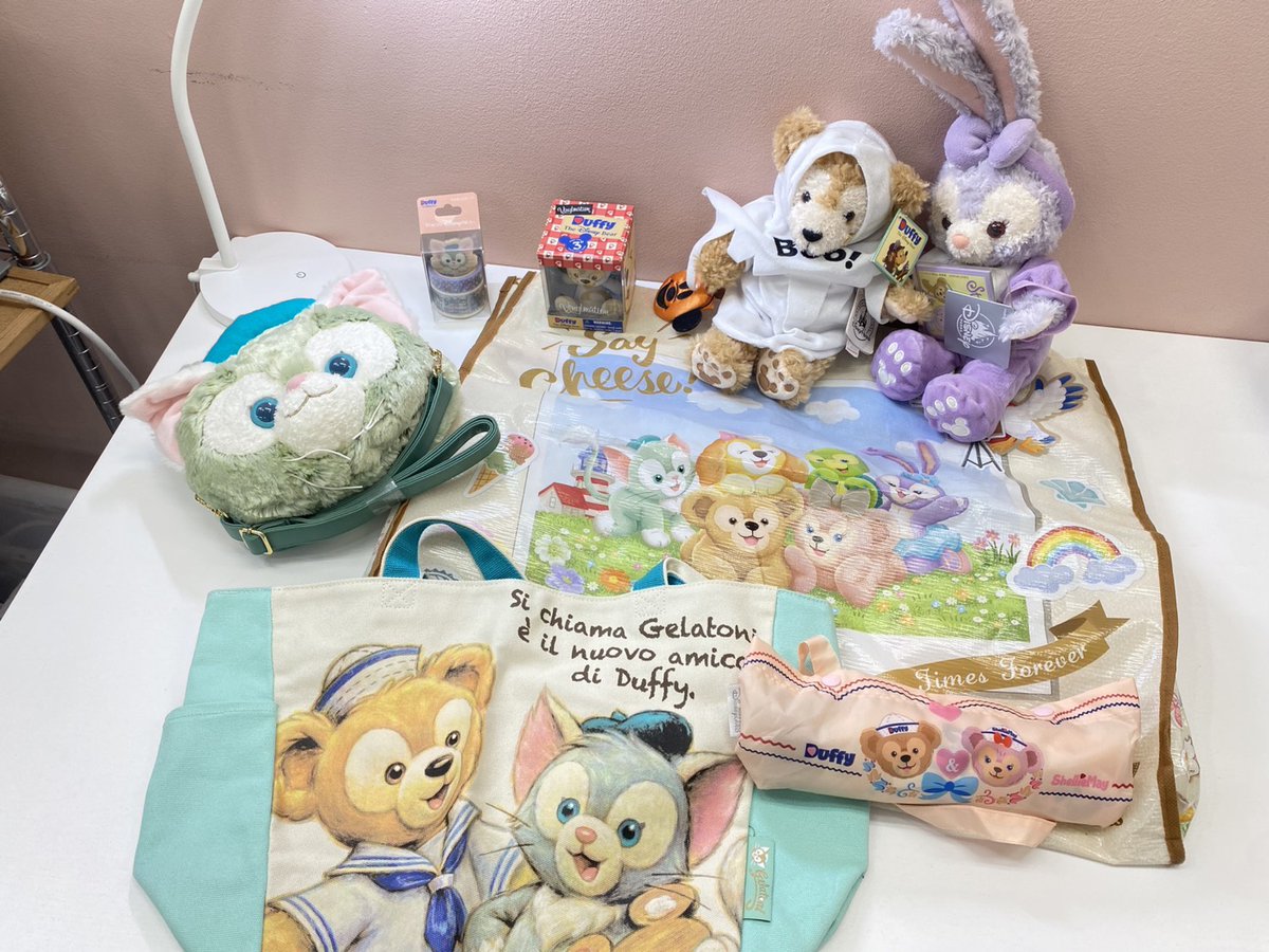 d_joy2015's tweet photo. 💎 東京D-joyディズニーグッズ販売会@サンライズ蒲田商店街

明日24日は最終日、17時完全閉店です
お早めのご来店お待ちしています🏃🏻‍♀️
入荷商品の一部のご紹介です💓

詳しい入荷商品についてはInstagramでのご確認をお願いします🥺
Instagram→
https://t.co/sZVbVi0iEB…

📍開催場所
東京都大田区西蒲田7-62-4
サンライズ商店街　藤岡歯科医院様隣

🐙大阪d-joyディズニーグッズ販売会🐙
6月29日(月)～7月5日(日)の1週間、天神橋筋商店街 5丁目で開催です
📍住所:大阪府大阪市北区天神橋５丁目８−２５

ご来店お待ちしております🤗