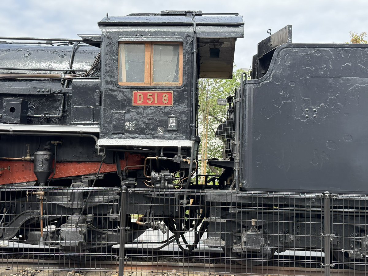 pe314418 tweet media