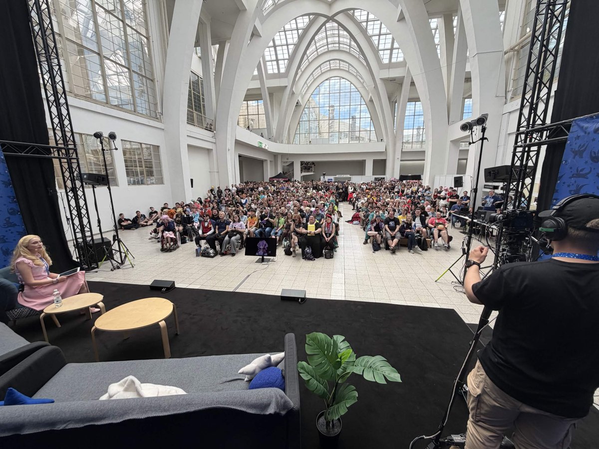 ironmouse's tweet photo. Thank you guys so much for coming to my panel at @animefest I was in utter disbelief when I saw how many people were here for me. Thank you so much for taking the time to come and ask me questions. I hope to be back next year! Thank you Czech thank you Brno I love you all! 💖💖 https://t.co/4vYUvqfFGJ