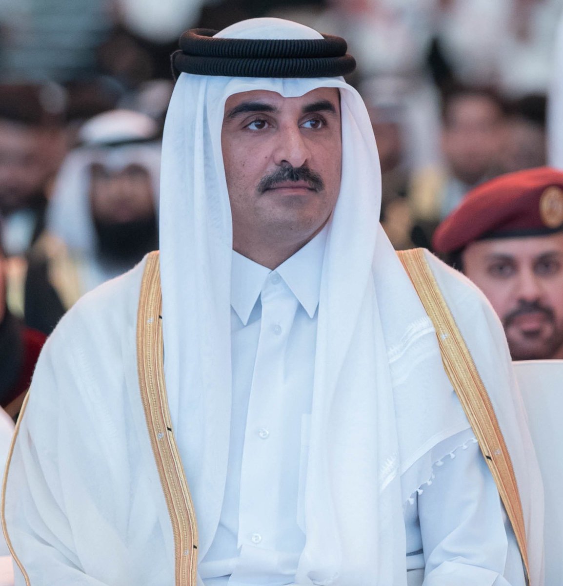 jaberalharmi's tweet photo. أمير #قطر الشيخ #تميم_بن_حمد_آل_ثاني يؤكد في اتصال مع الرئيس الأمريكي ترامب موقف دولة #قطر الثابت الداعي إلى تغليب الحلول السلمية، ودعم جميع المبادرات الرامية إلى احتواء الأزمة عبر الحوار والدبلوماسية، بما يعزز الاستقرار ويخدم مصالح شعوب المنطقة والعالم. 
الإتصال تناول أهمية مواصلة مسارات الحوار لمعالجة القضايا الراهنة، وصون أمن الملاحة البحرية وسلامة الممرات الاستراتيجية، وضمان انسيابية سلاسل
الإمداد والطاقة العالمية، إضافة إلى استعراض آخر المستجدات في المنطقة، لا سيما المساعي الإقليمية والدولية الرامية إلى تثبيت التهدئة وخفض التصعيد، وفي مقدمتها دعم الجهود الدبلوماسية التي تقودها باكستان، بما يجنب المنطقة مزيداً من التوتر ويصون السلم والأمن الدوليين.

الاتصال جاء بعد يوم من زيارة وفد دبلوماسي قطري إلى #طهران ، والذي أكدت #قطر أنه داعم للوساطة التي تقودها #باكستان .