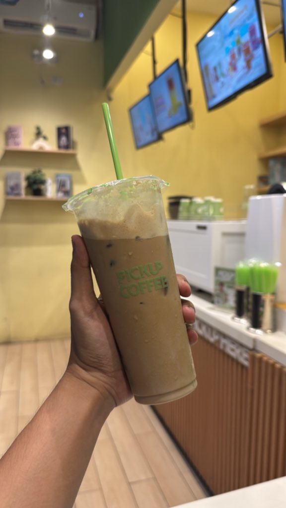 RM888_'s tweet photo. Guys, try niyo tong Protein Spanish Latte ng Pick Up Coffee 👀☕💪

₱165 lang, perfect pre-workout drink. 

Sa Pick Up Fame branch lang siya available hehe. https://t.co/xRkD50K5sB