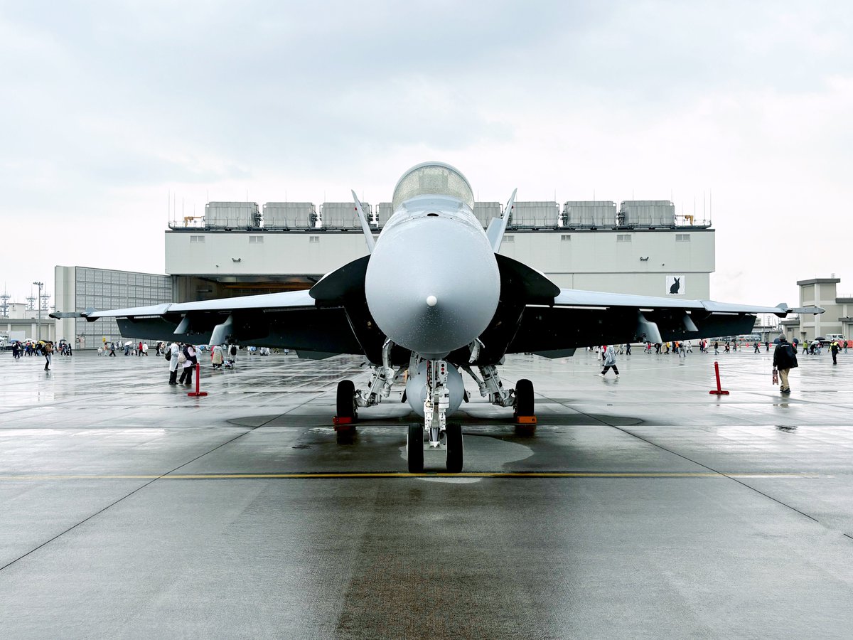 hiroki_zenke's tweet photo. 🇯🇵岩国基地フレンドシップデー2026🇺🇸
F/A18 Super Hornet
真正面から放たれる圧倒的オーラ。
雨空すら、この機体の存在感を引き立ててた。🔥
#FA18 #SuperHornet #岩国基地フレンドシップデー2026 https://t.co/HsrmosOrQP