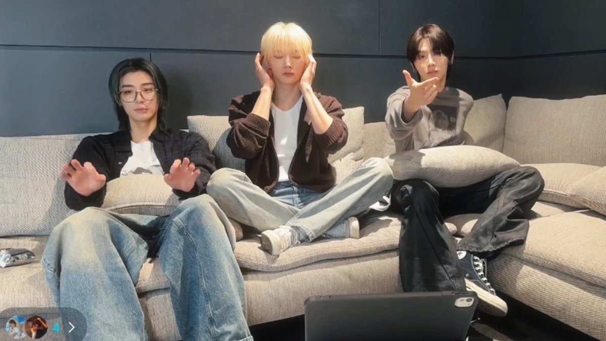 fishcatstwt's tweet photo. capture time 🥺♡ gongfourz starting to pose already while sungho's still busy 😭 https://t.co/0397nlrt1R