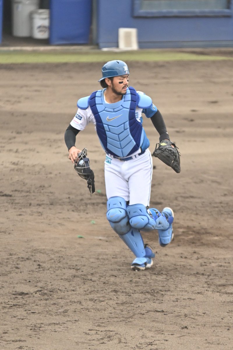 1adydenuit's tweet photo. 今日は途中からマスク被ってました⚾️
大哥〜〜〜ッ
#lylelin
#林家政 https://t.co/9pdY7Cwdcl