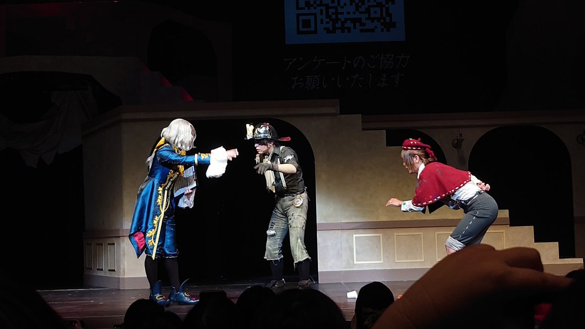 fig0805's tweet photo. お昼のお見送りのパン取られて怒ってるノトキャと言い合うエドガーに対して大人になれって言ってドリンク渡したけど年齢取りすぎちゃったやつ
#第五舞台　#IdentityᏙ https://t.co/N2jDTreM8f