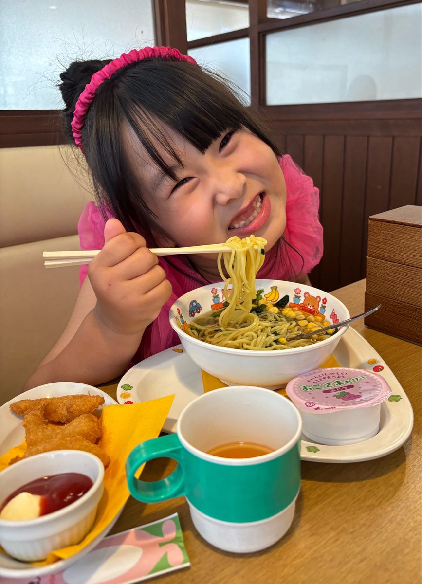 Yuiko_pinkids's tweet photo. またラーメンやん🍥🍜
#ゆいこ #ちょこモ #PinKids #ゆめかわんだぁ #js1 #ラーメン https://t.co/2tA89G4gWB