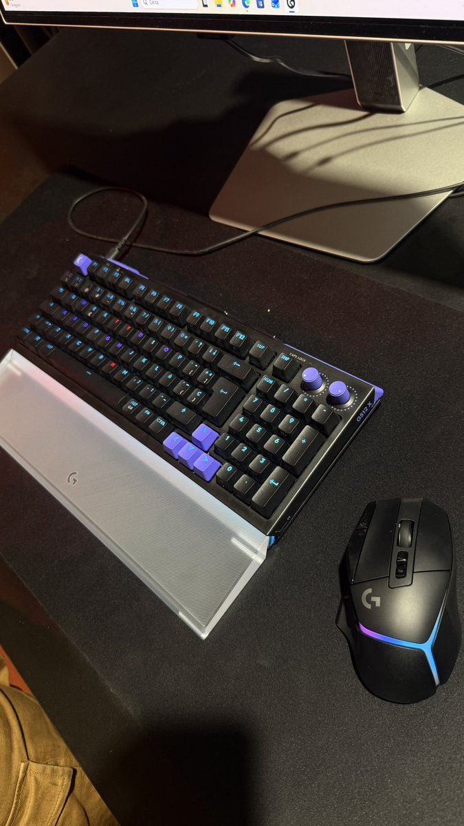 JoseSanPS's tweet photo. @LogitechG_ES @pccomponentes G512 muy muy top 🔝 https://t.co/ERC5wrN525